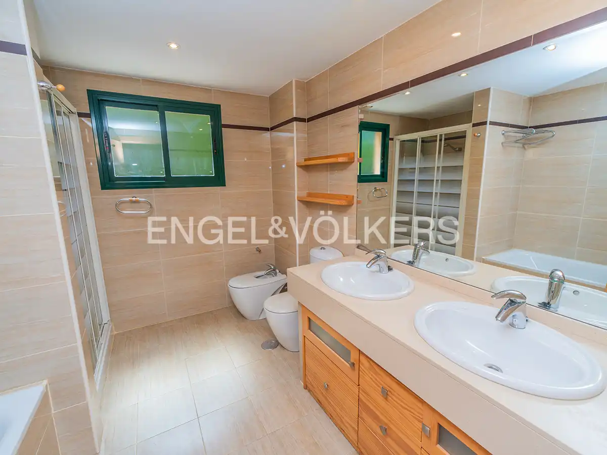 Bathroom of Detached homes for rent in Alicante / Alacant  with Air Conditioner, Heating and Private garden