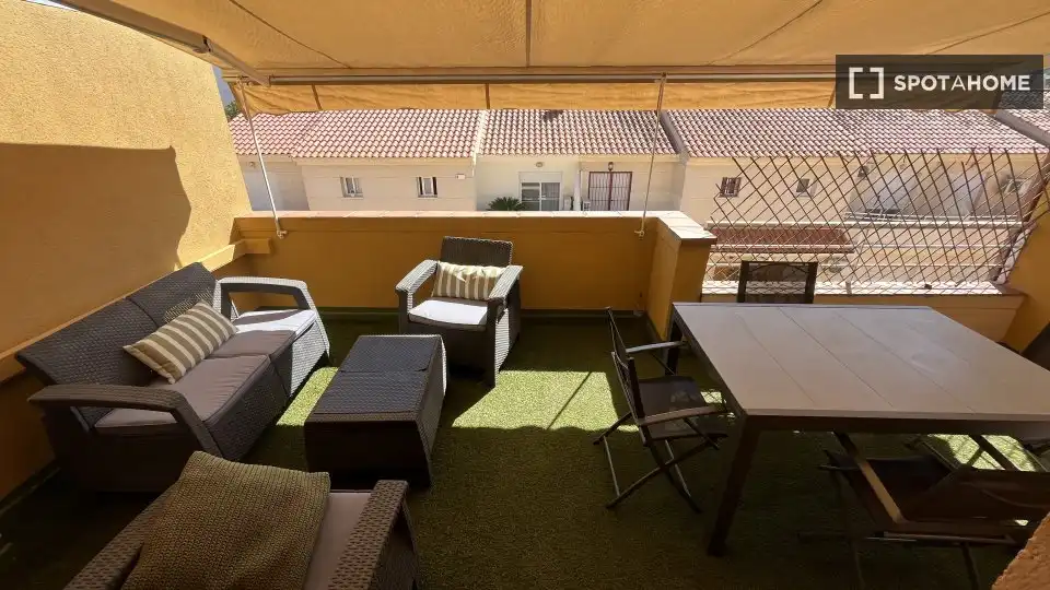 Terraza de Piso para compartir en Murcia con Aire acondicionado, Calefacción y Amueblado