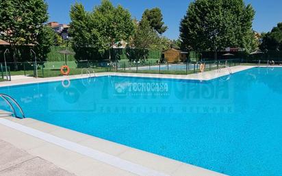 Piscina de Pis de lloguer en Fuenlabrada amb Calefacció i Moblat
