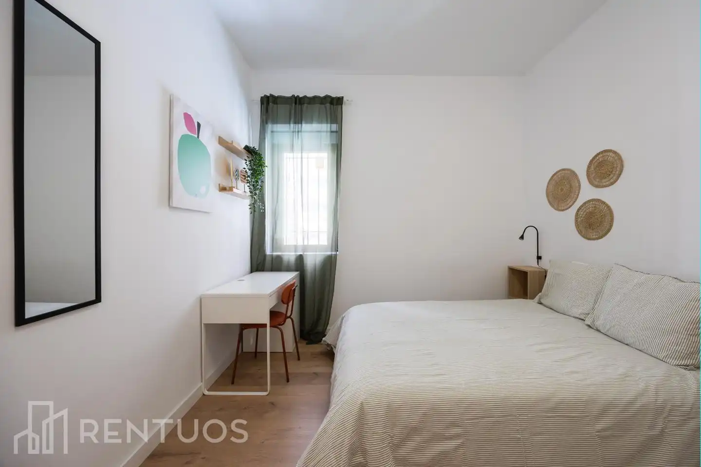 Schlafzimmer von Erdgeschoss zur Miete in Madrid mit Heizung, Parkett und Möbliert