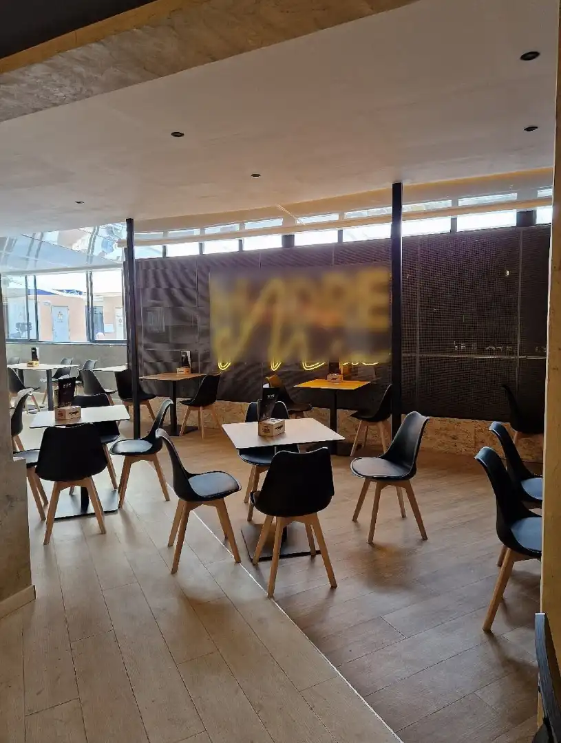 Local en venta en Fuengirola con Aire acondicionado, Terraza y Alarma