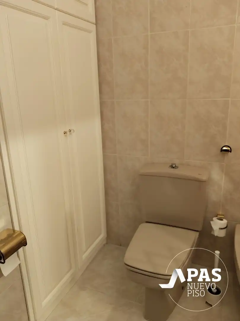 Bathroom of Flat for rent in Santander