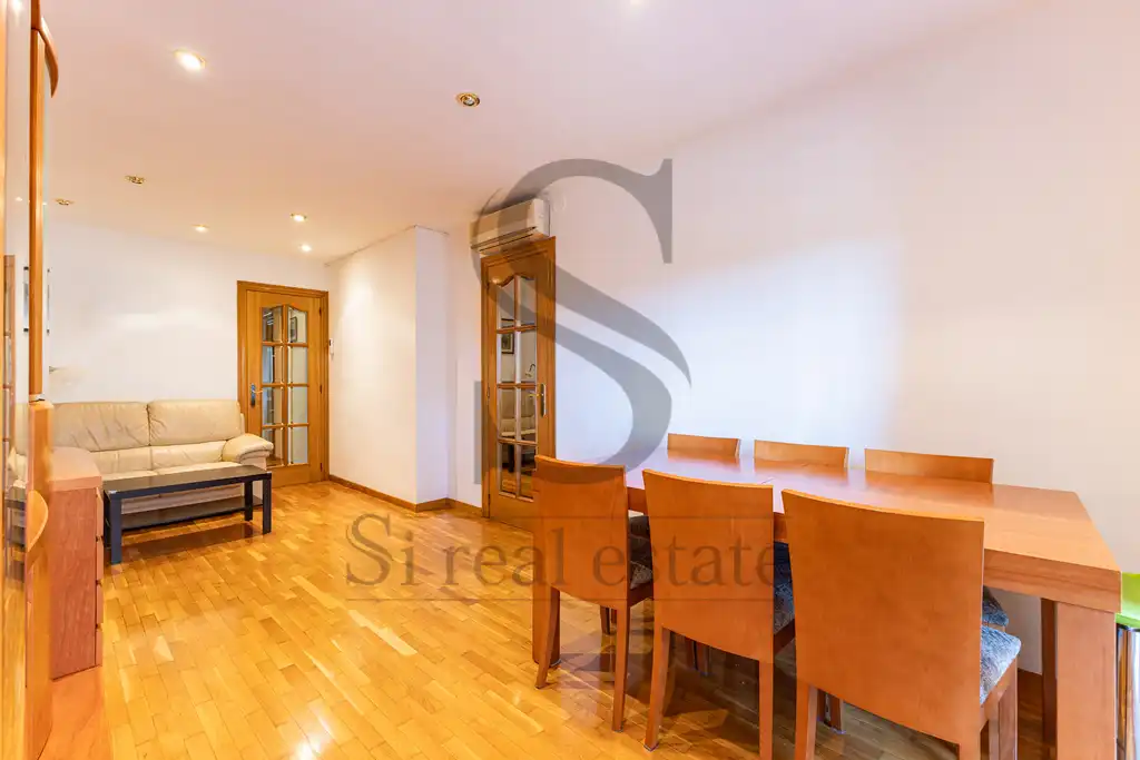 Vista exterior de Piso en venta en Barcelona con Aire acondicionado, Calefacción y Parquet
