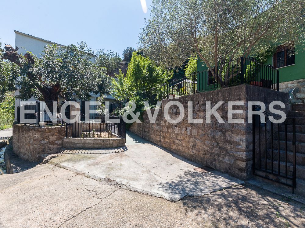 Exterior view of House or chalet for sale in Chulilla  with Air Conditioner, Heating and Private garden