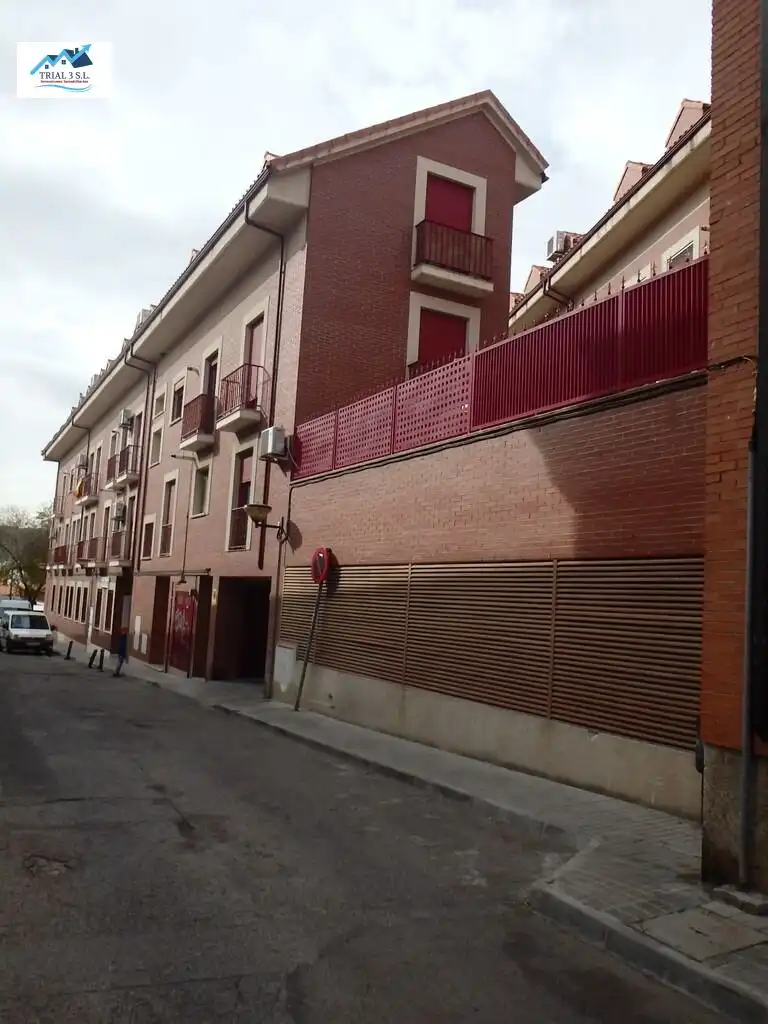 Vista exterior de Dúplex en venta en Velilla de San Antonio