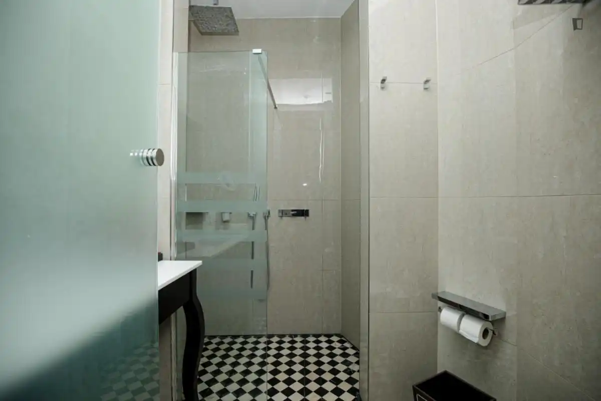 Baño de Apartamento de alquiler en  Barcelona Capital con Aire acondicionado, Calefacción y Amueblado
