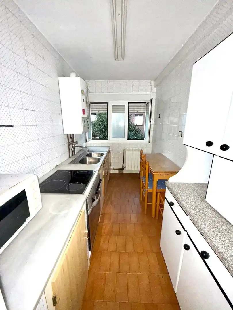 Kitchen of Flat for sale in Oviedo   with Heating and Swimming Pool