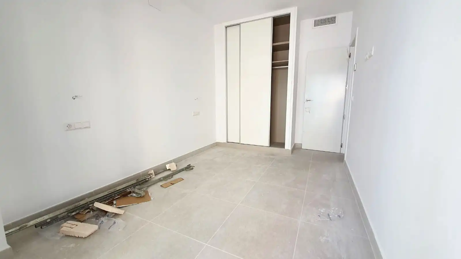 Dormitori de Pis en venda en Fuengirola amb Aire condicionat i Terrassa