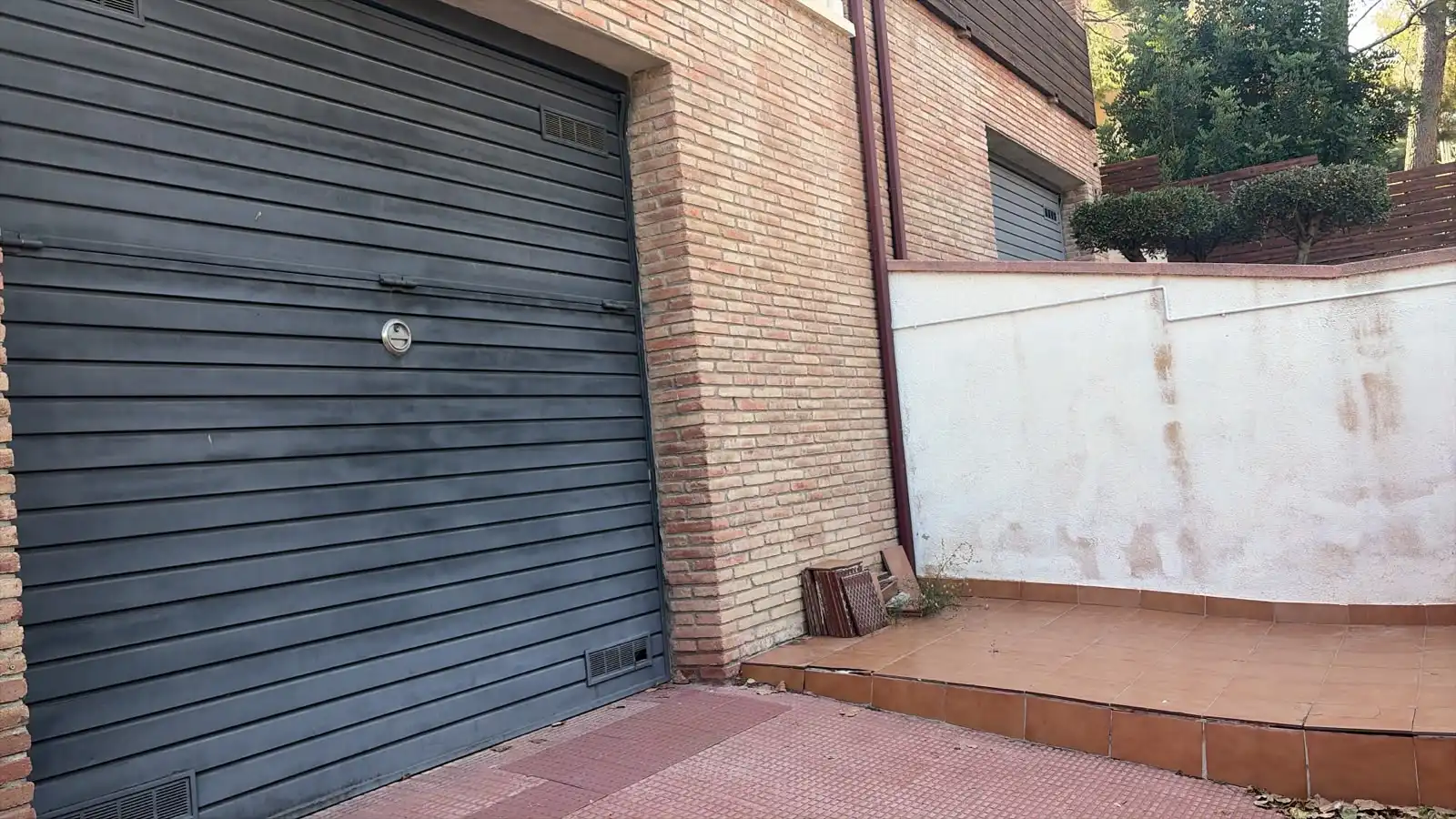 Parkplatz von Haus oder Chalet zum Verkauf in Calafell mit Heizung, Privatgarten und Terrasse