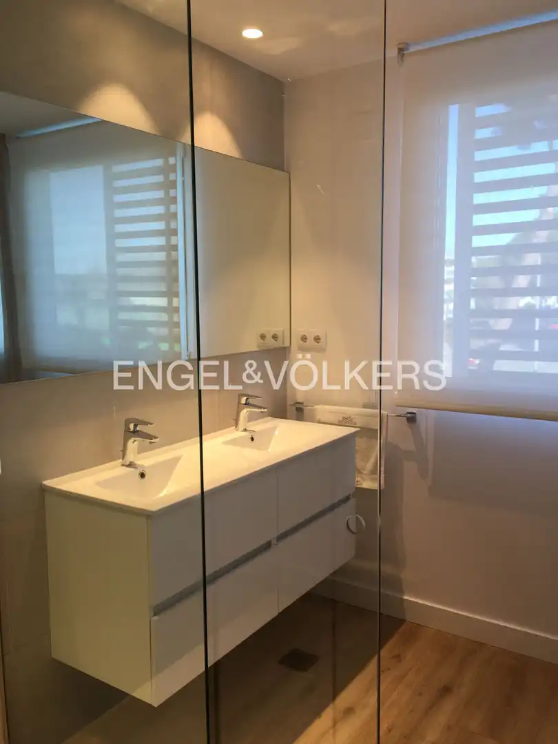 Baño de Casa o chalet de alquiler en Gavà con Aire acondicionado, Calefacción y Jardín privado