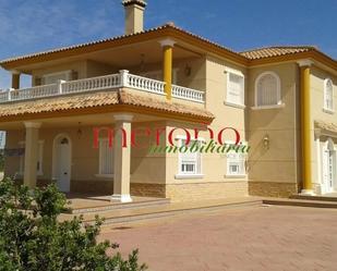 Vista exterior de Casa o xalet en venda en Elche / Elx amb Jardí privat, Terrassa i Traster