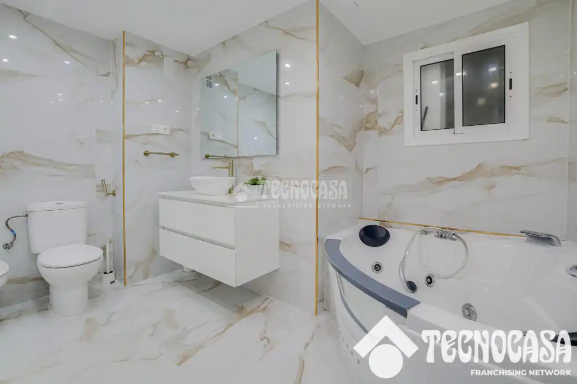 Baño de Piso en venta en Barcelona con Aire acondicionado