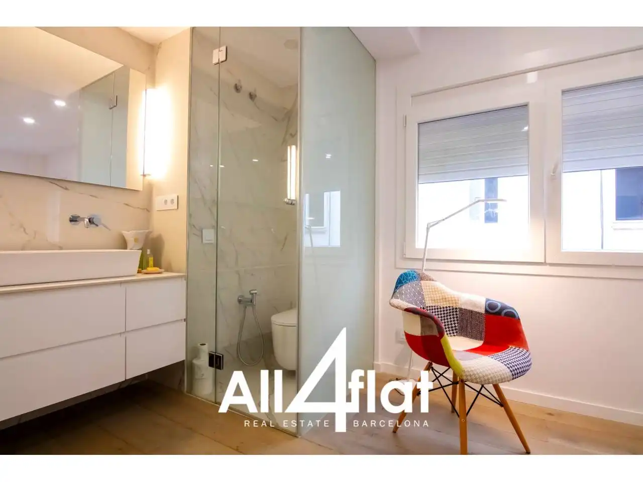 Bathroom of Attic for rent in Barcelona  with Air Conditioner, Heating and Parquet flooring