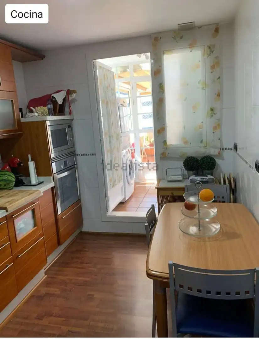 Cocina de Ático de alquiler en Almería con Aire acondicionado, Calefacción y Amueblado