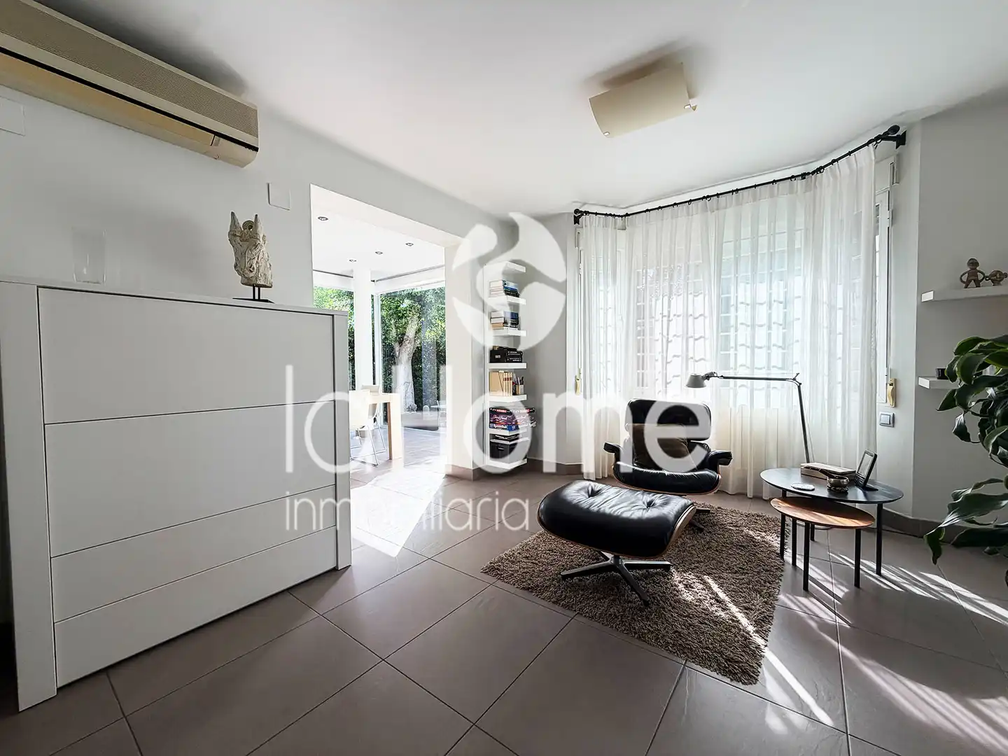 Sala d'estar de Casa o xalet en venda en L'Eliana amb Aire condicionat, Calefacció i Jardí privat