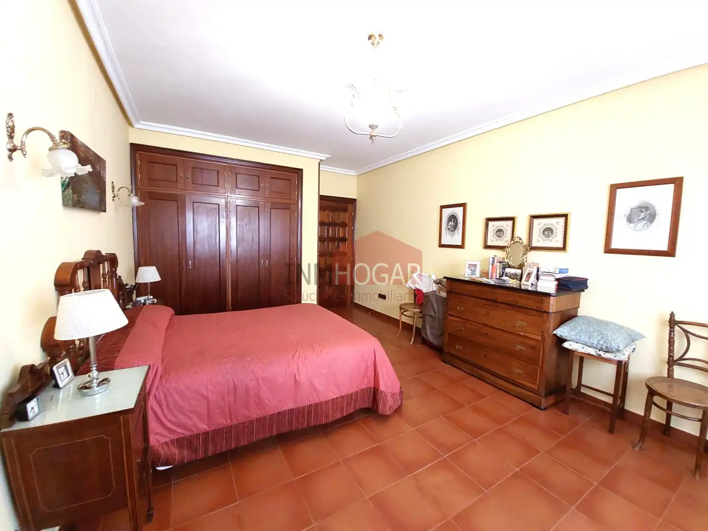 Bedroom of Houses for sale in Gutierre-Muñoz  with Heating, Private garden and Storage room