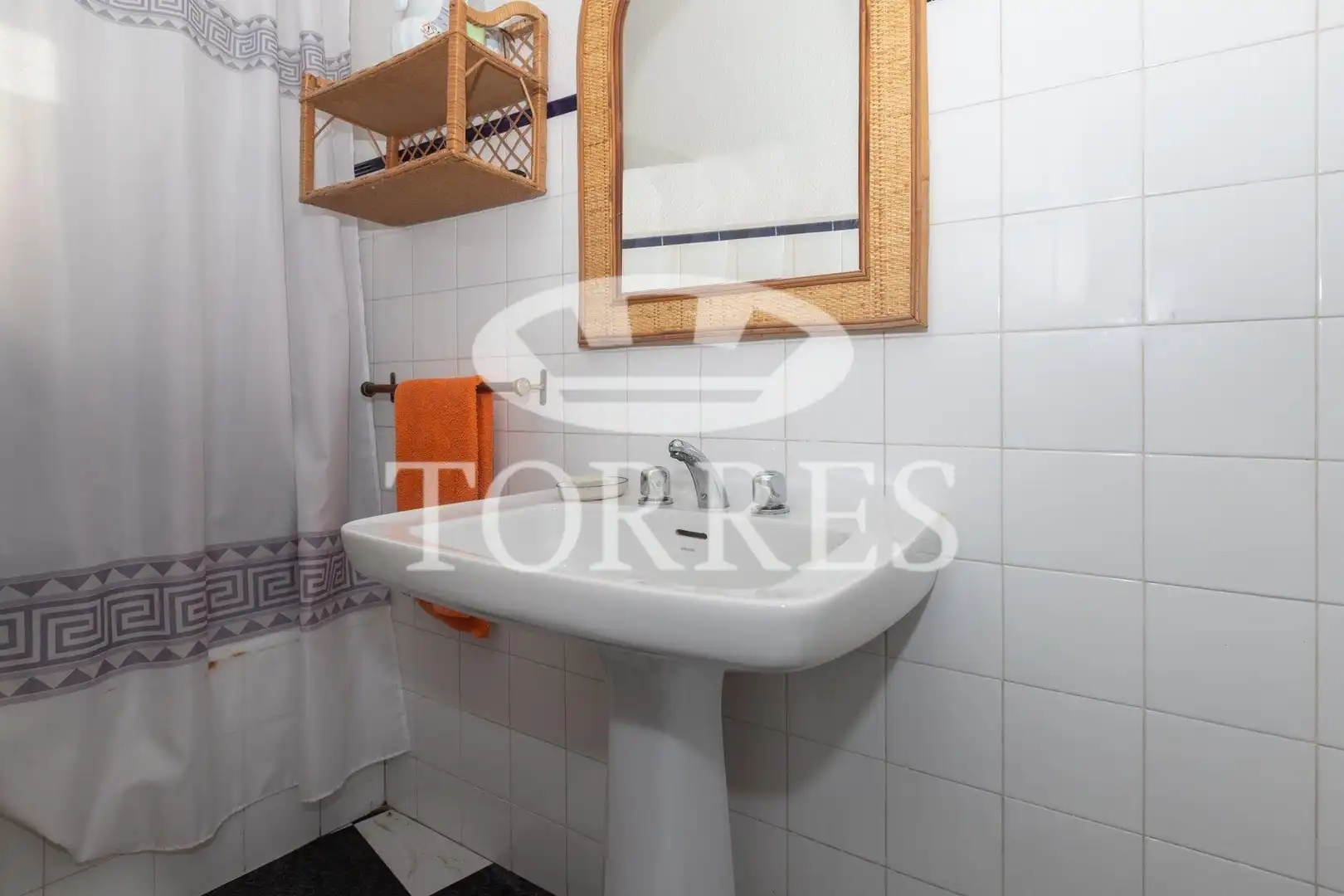 Badezimmer von Haus oder Chalet zum Verkauf in Málaga mit Klimaanlage, Heizung und Privatgarten