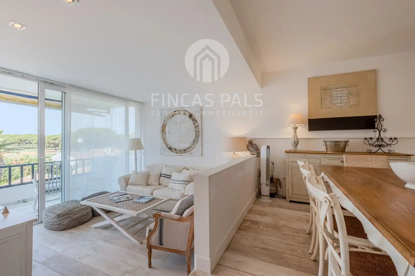 Sala d'estar de Àtic en venda en Pals amb Calefacció, Parquet i Terrassa