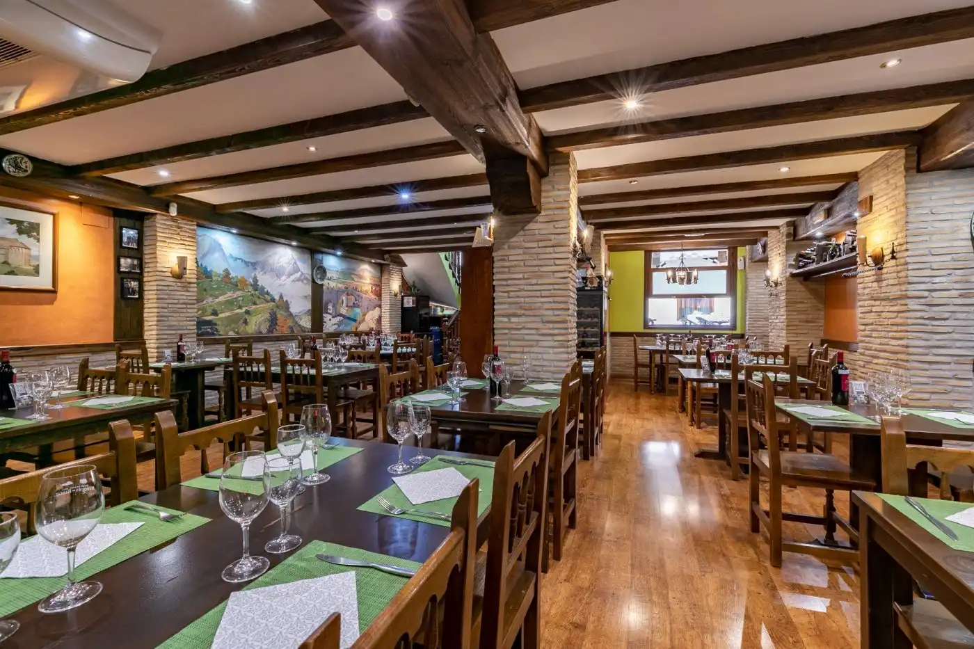 Local en venta en Jaca con Aire acondicionado, Terraza y Amueblado