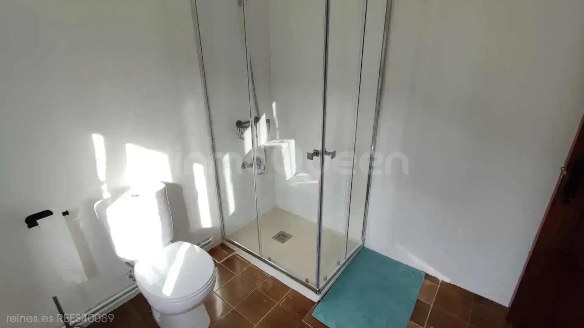 Bathroom of Houses for sale in Peñarrubia  with Heating, Private garden and Furnished