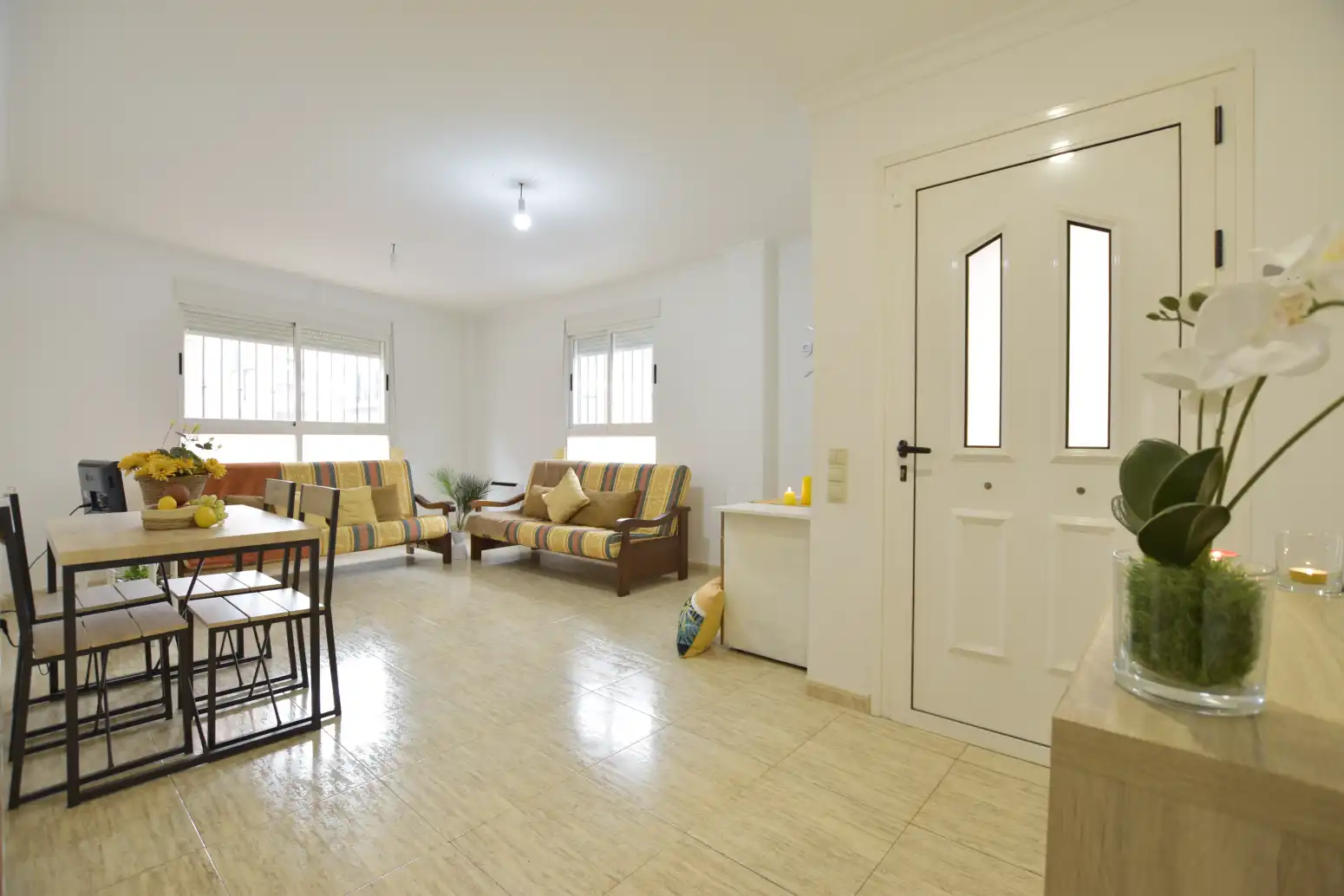 Piso de alquiler en Rafelbuñol / Rafelbunyol, Valencia