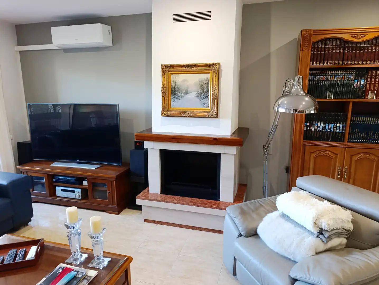 Sala de estar de Casa o chalet en venta en Pineda de Mar con Aire acondicionado, Calefacción y Jardín privado