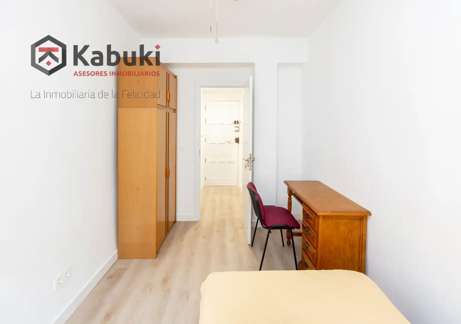 Schlafzimmer von Wohnung zur Miete in Granada mit Möbliert und Balkon
