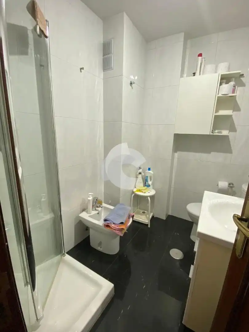 Badezimmer von Wohnung zum Verkauf in Ourense Capital  mit Heizung, Terrasse und Abstellraum