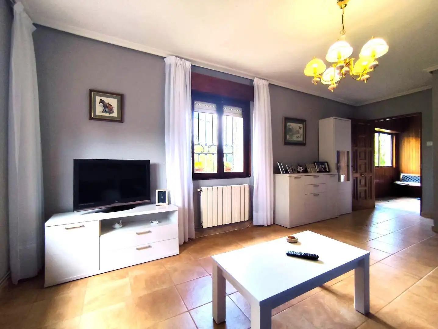 Sala de estar de Casa o chalet en venta en Villaescusa (Cantabria) con Calefacción, Jardín privado y Terraza