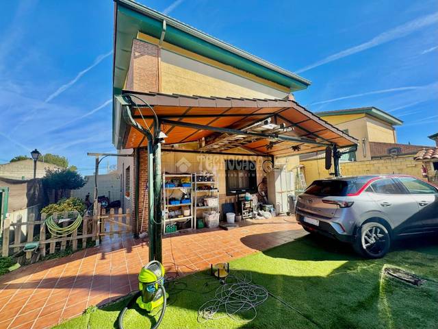 Casa adosada en Venta en Yunquera de Henares