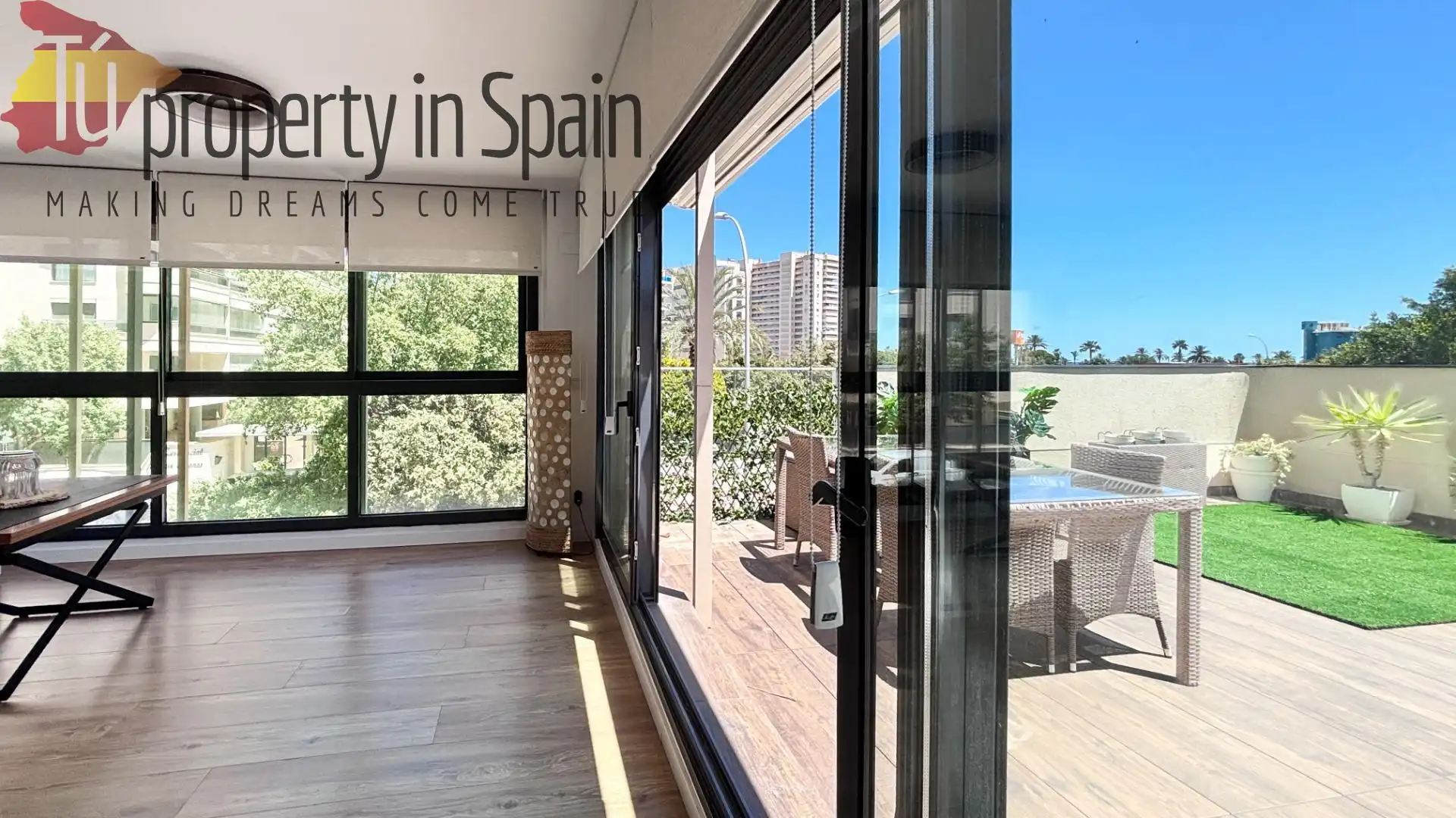 Terraza de Piso para compartir en Alicante / Alacant con Terraza, Amueblado y Piscina comunitaria