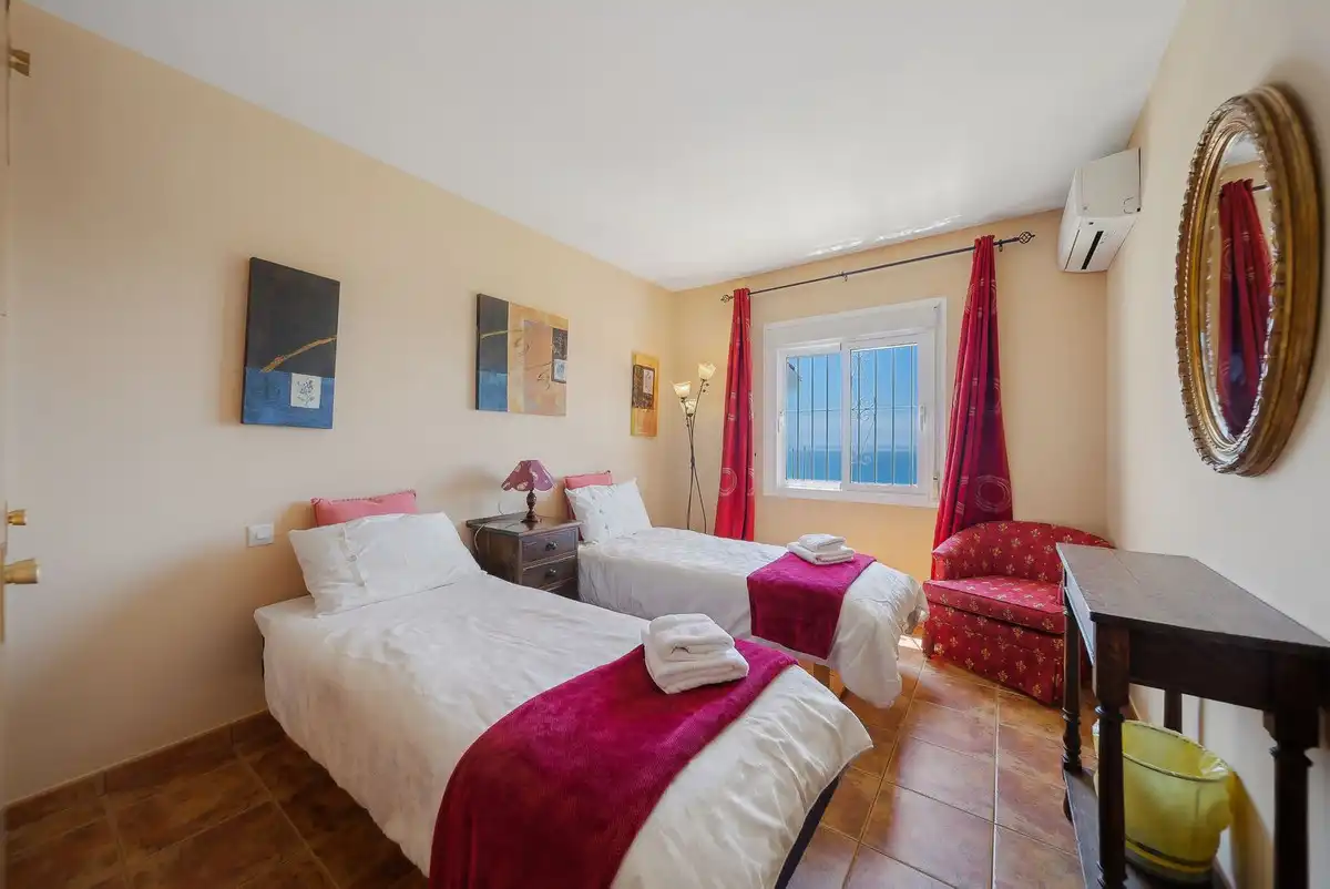 Bedroom of Houses for sale in Benalmádena