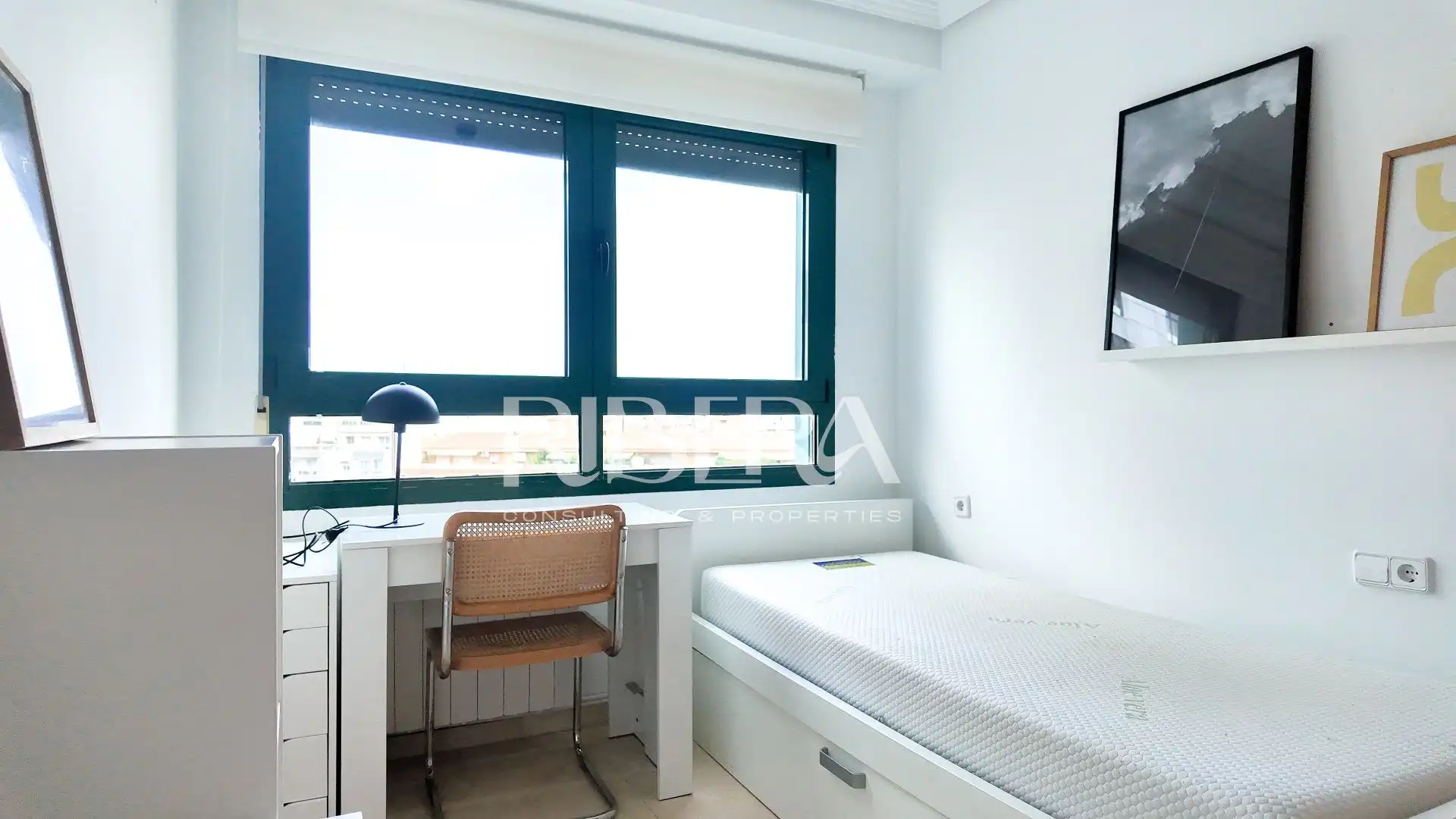 Schlafzimmer von Wohnung zur Miete in Valencia mit Klimaanlage, Heizung und Terrasse