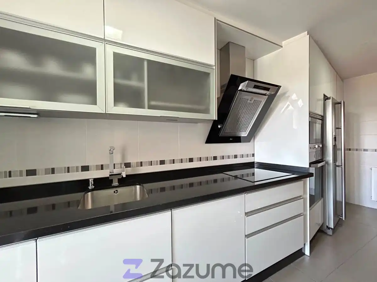 Kitchen of Flat for rent in Granada  with Air Conditioner, Heating and Private garden