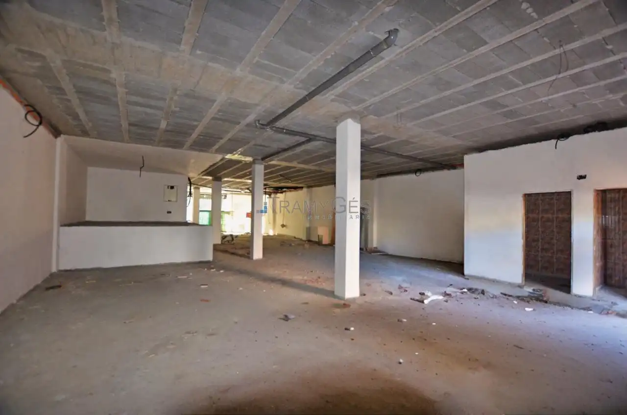 Local comercial en venta en MARTIRES DE SOBREDO, imagen 4