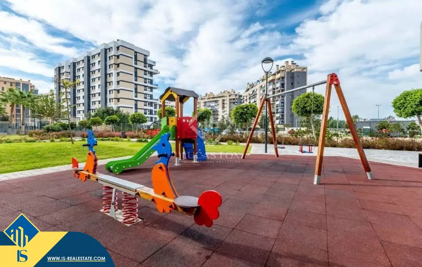 Vista exterior de Piso en venta en Alicante / Alacant con Terraza, Amueblado y Piscina comunitaria