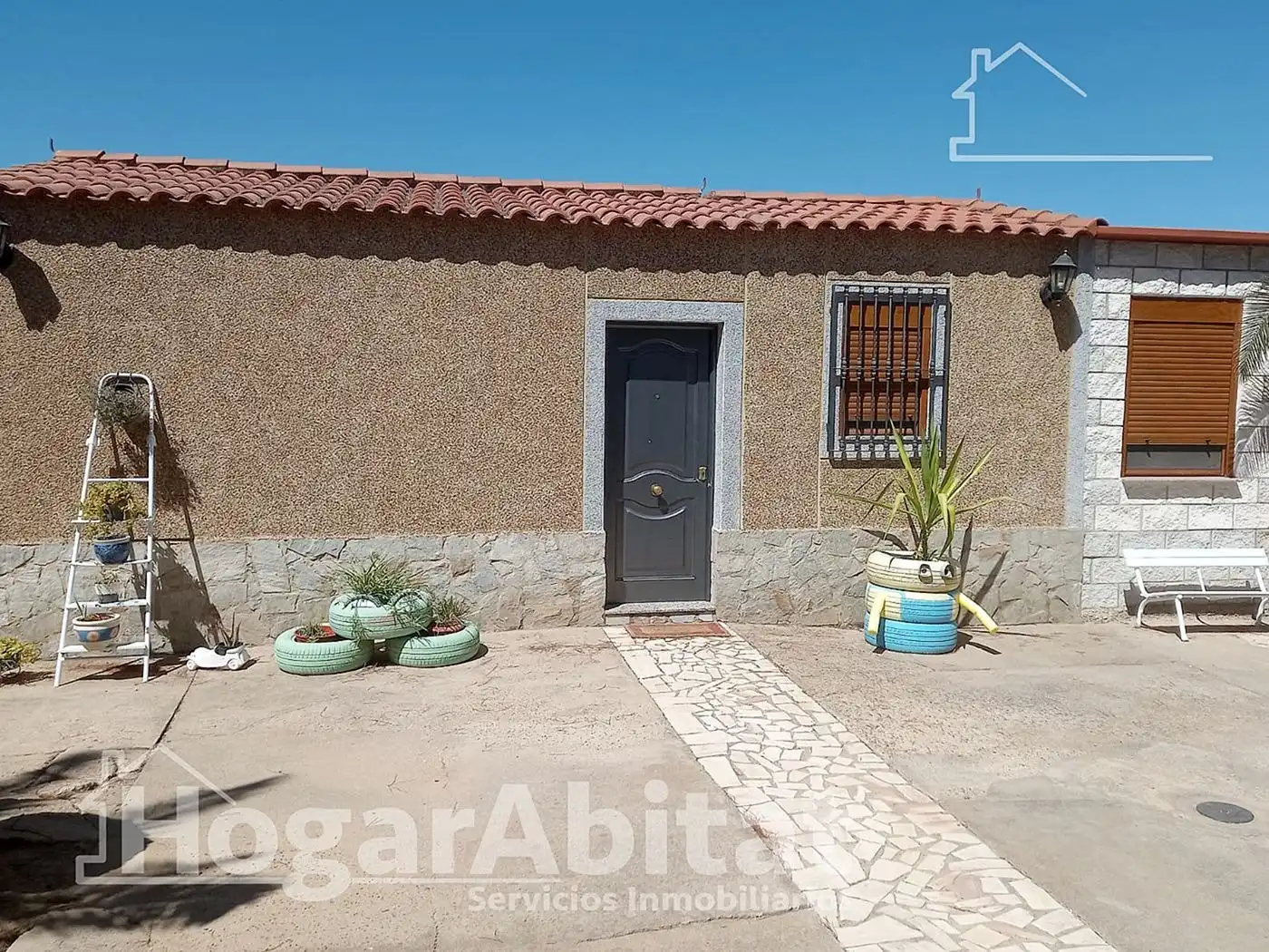 Vista exterior de Casa o xalet en venda en Badajoz amb Calefacció, Jardí privat i Terrassa