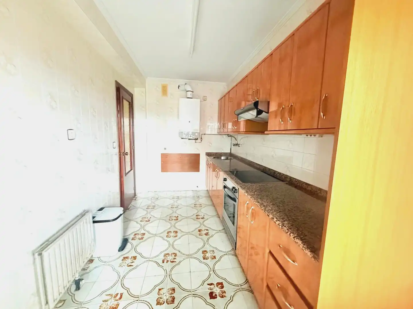 Cocina de Piso en venta en Avilés con Calefacción, Parquet y Terraza