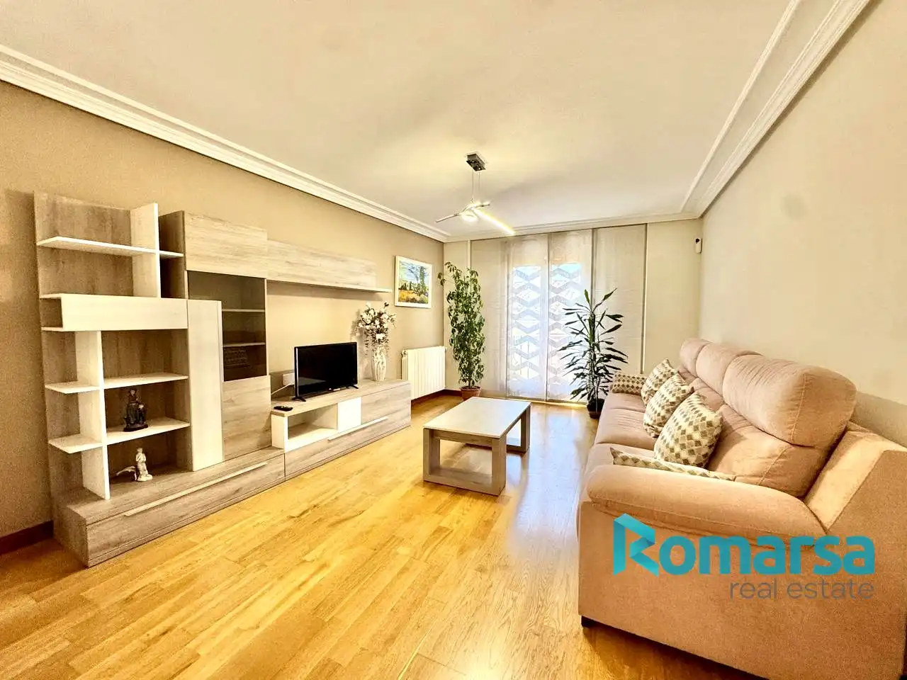 Living room of Flat for sale in Ávila  with Heating, Terrace and Furnished