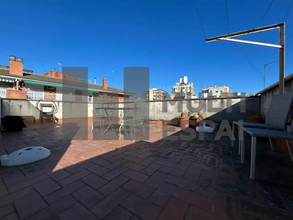 Terrassa de Pis en venda en Barcelona amb Aire condicionat, Terrassa i Traster