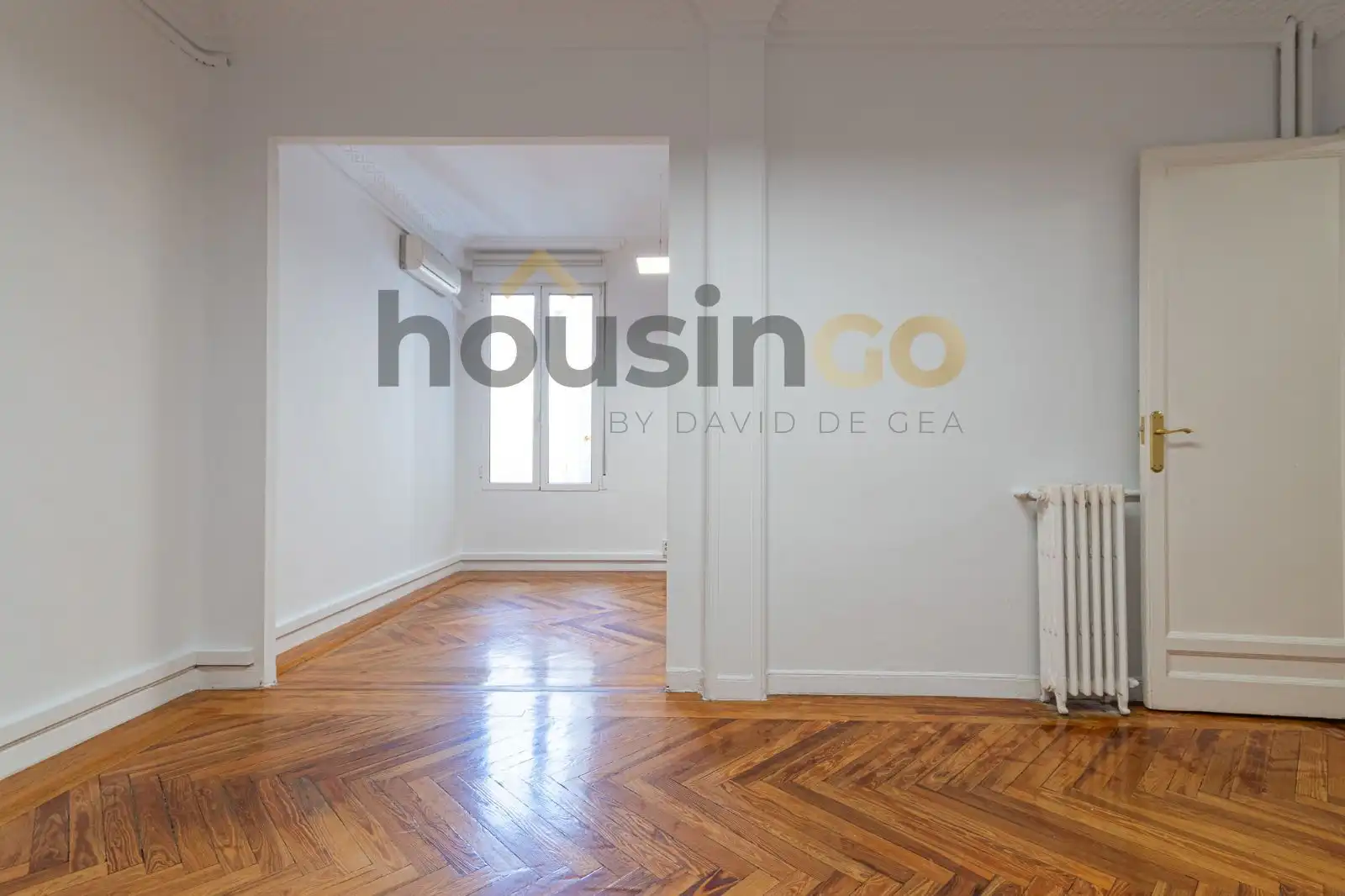 Living room of Office for rent in Madrid  with Air Conditioner, Heating and Balcony