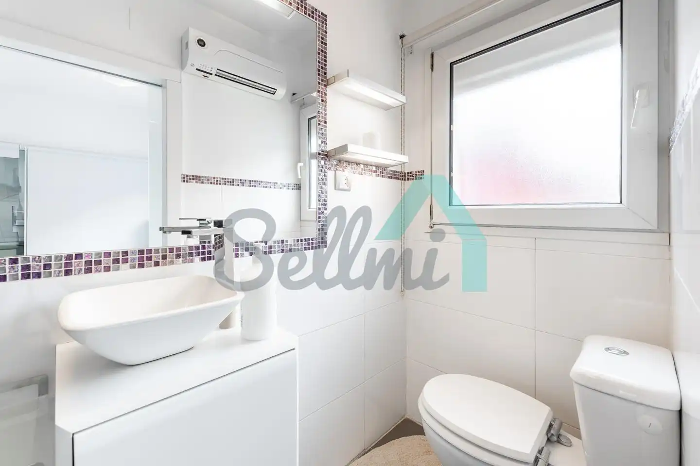 Badezimmer von Dachboden zur Miete in Gijón  mit Heizung, Parkett und Terrasse
