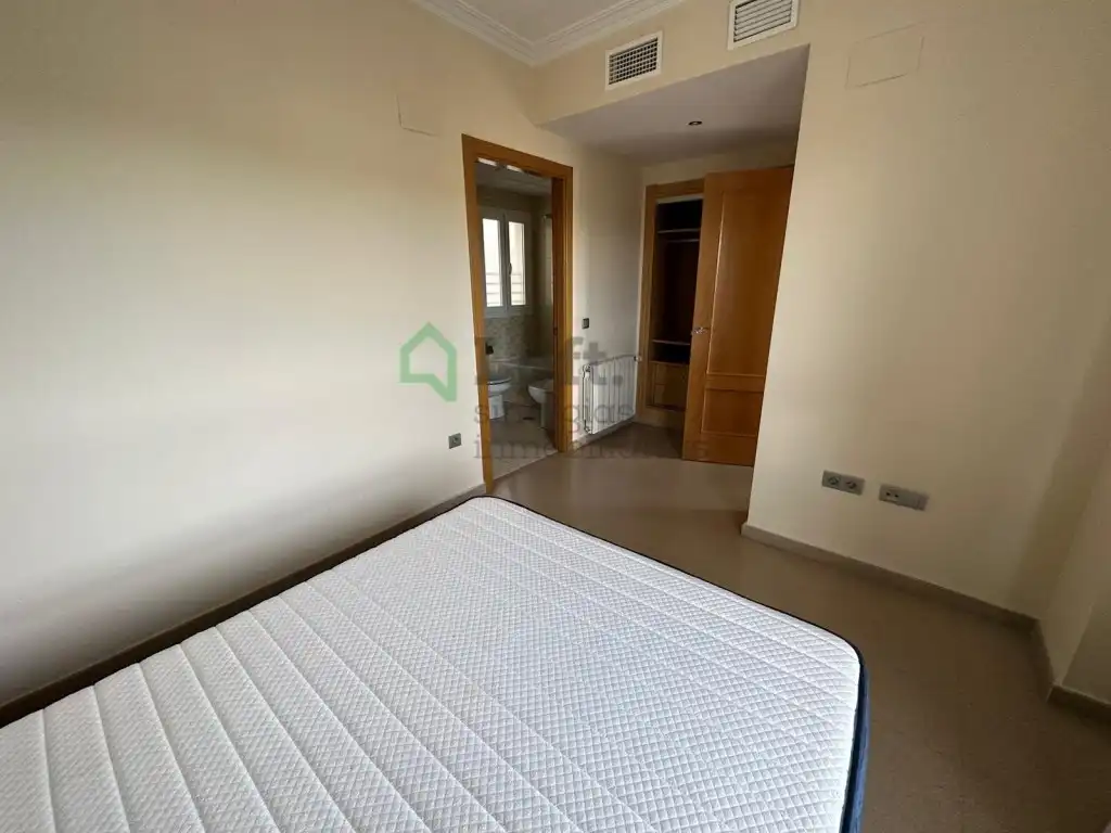 Apartamento de alquiler en Maria Auxiliadora - Barriada de Llera