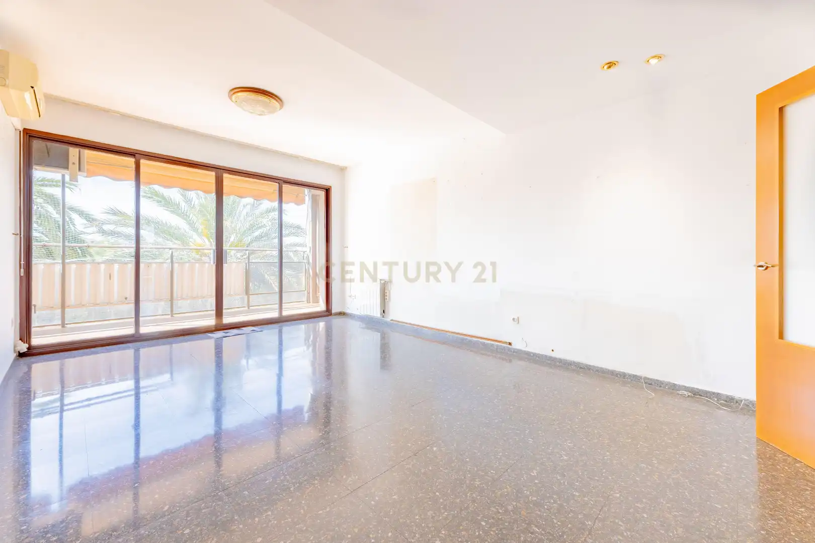 Vista exterior de Piso en venta en Valencia