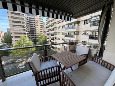 Pis amb piscina en venda a Julio Palacios