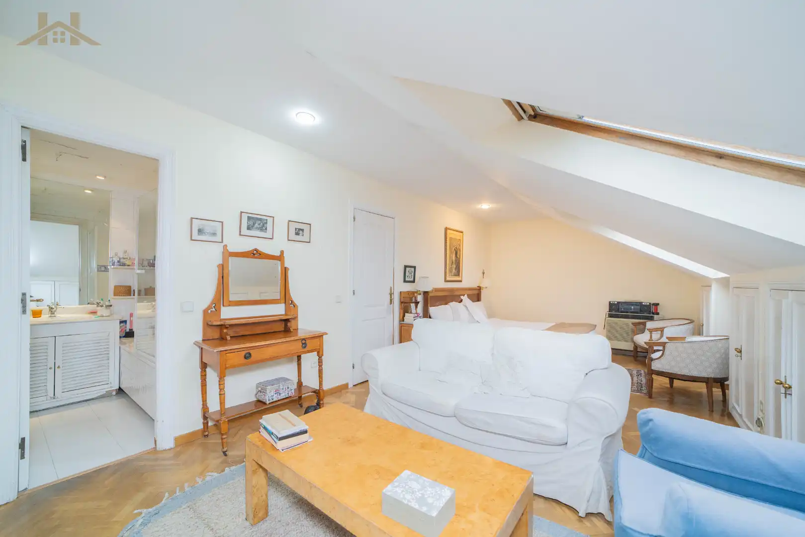 Living room of Duplexes for sale in Madrid  with Air Conditioner, Heating and Storage room