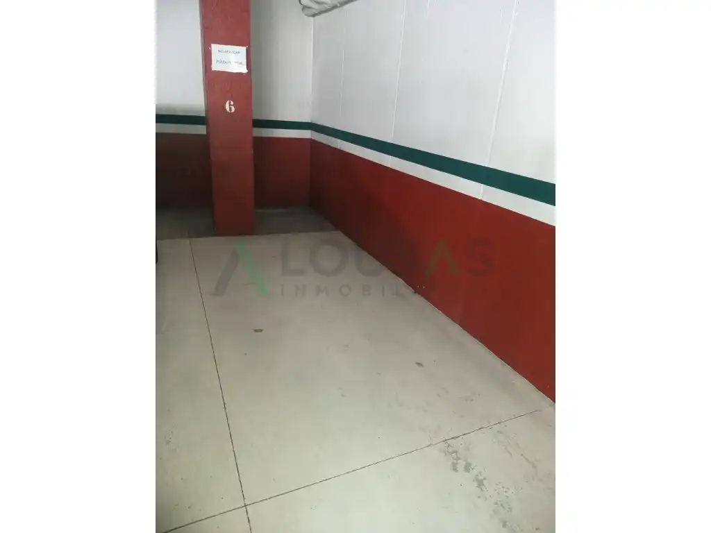 Parking de Piso en venta en Lugo con Terraza y Balcón