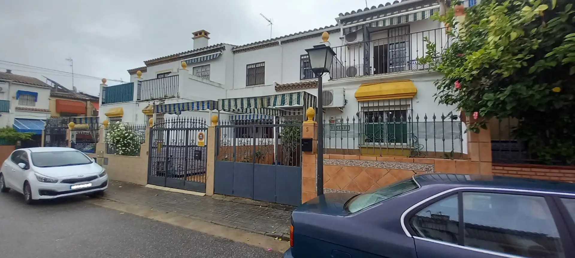 Vista exterior de Casa adosada en venta en Mairena del Aljarafe con Aire acondicionado, Calefacción y Terraza