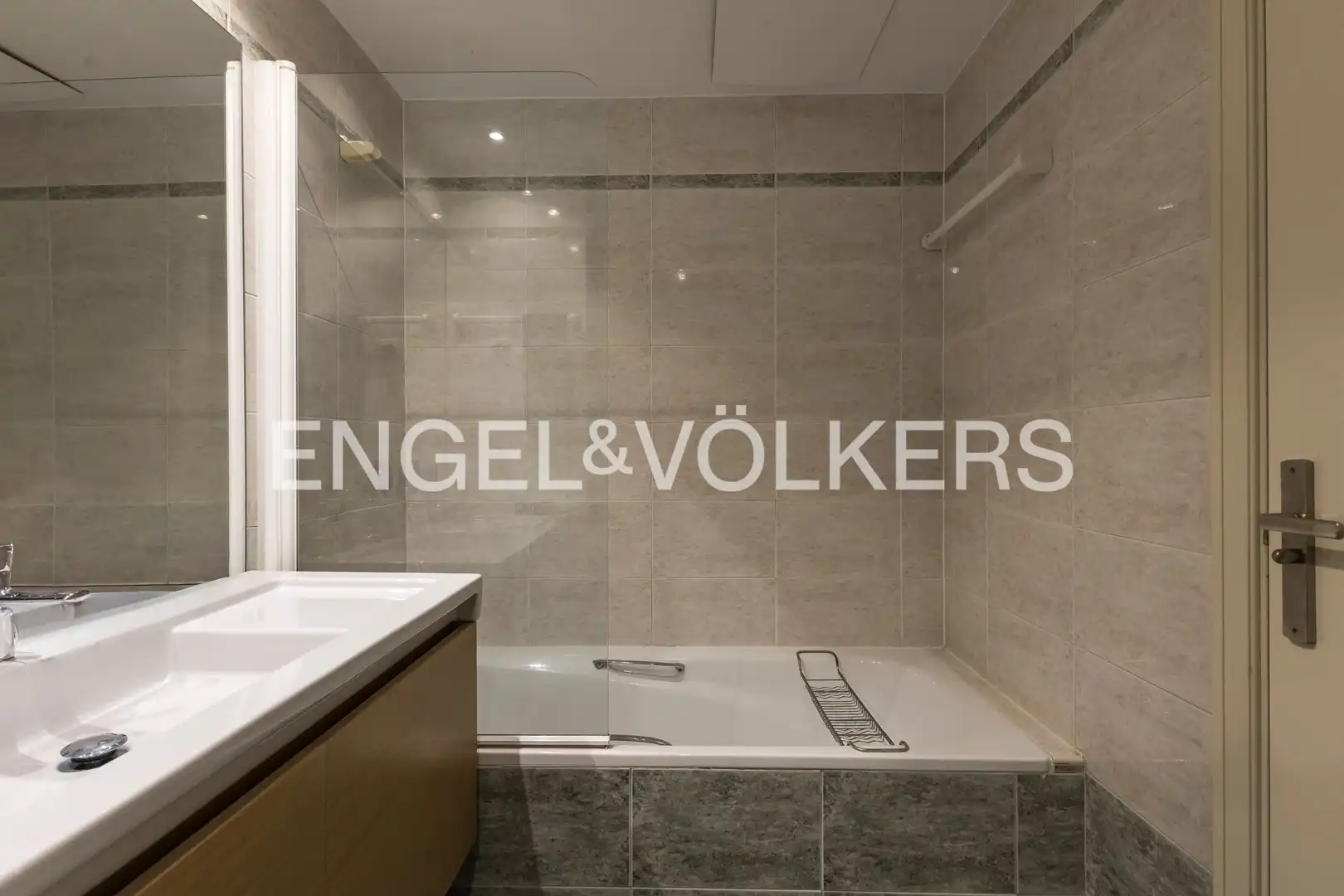 Bathroom of Detached homes for sale in Madrid  with Air Conditioner, Heating and Private garden