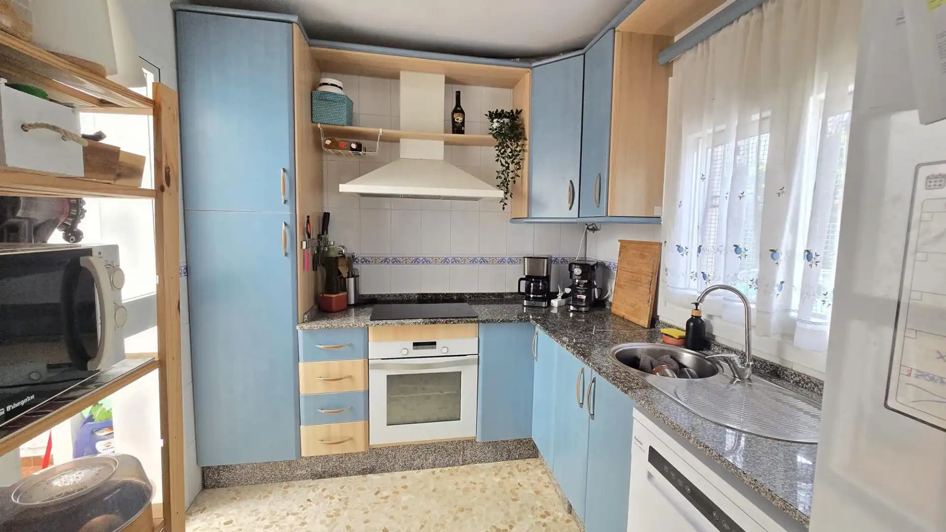Kitchen of Detached homes for sale in Chiclana de la Frontera  with Balcony